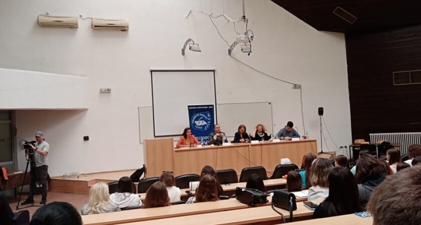Ученици од СОУ „Коста Сусинов“ учесници во дебатата „НАСИЛСТВО ВО УЧИЛИШТАТА“